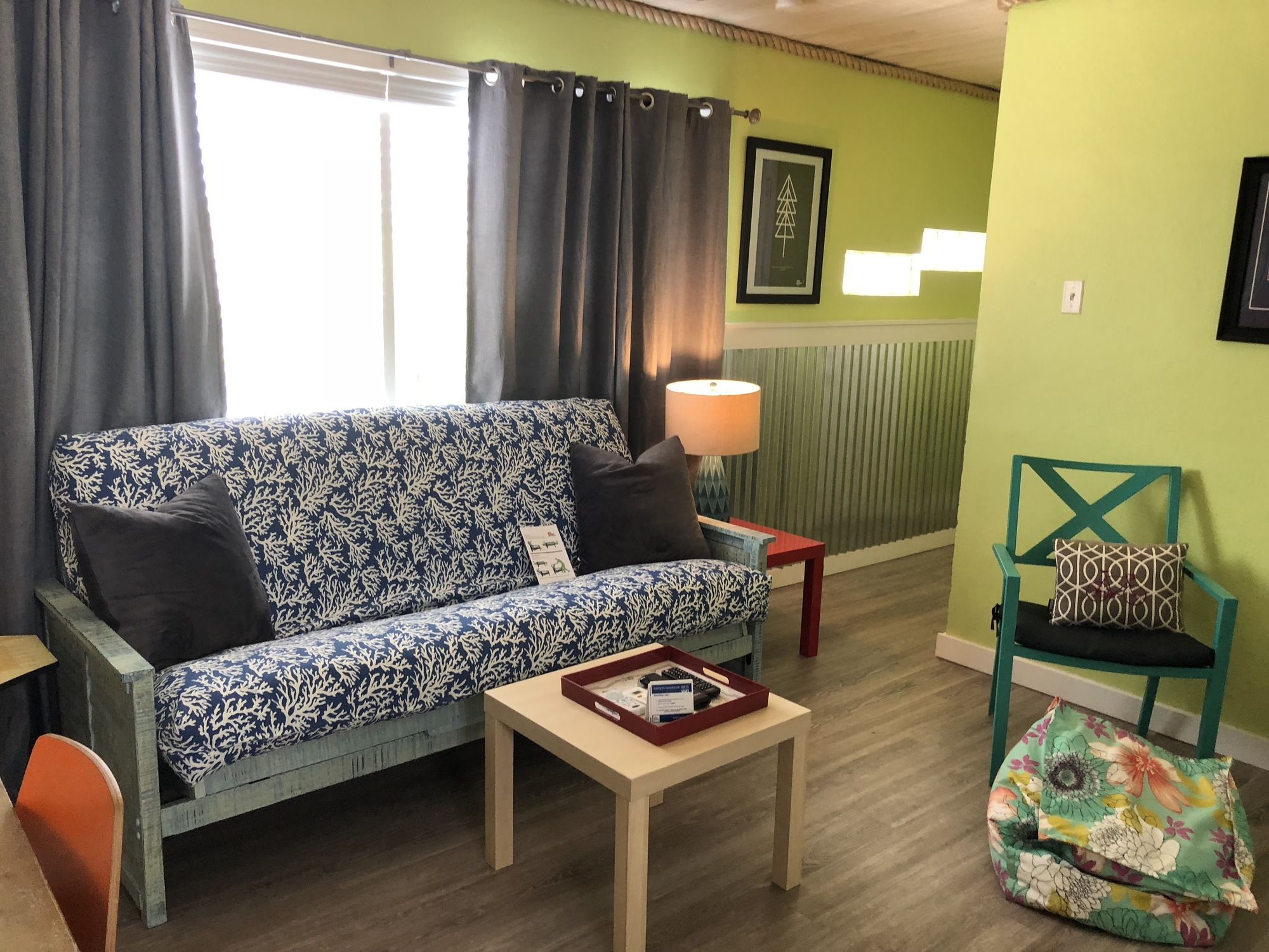 Sunset Inn & Cottages