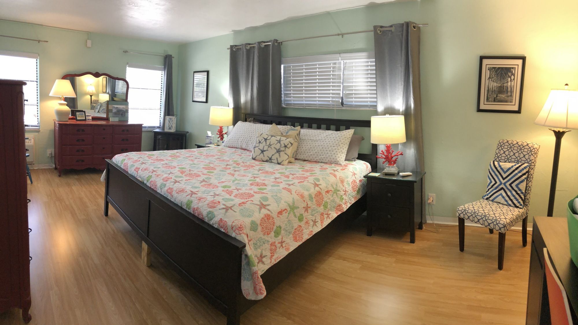 Sunset Inn & Cottages