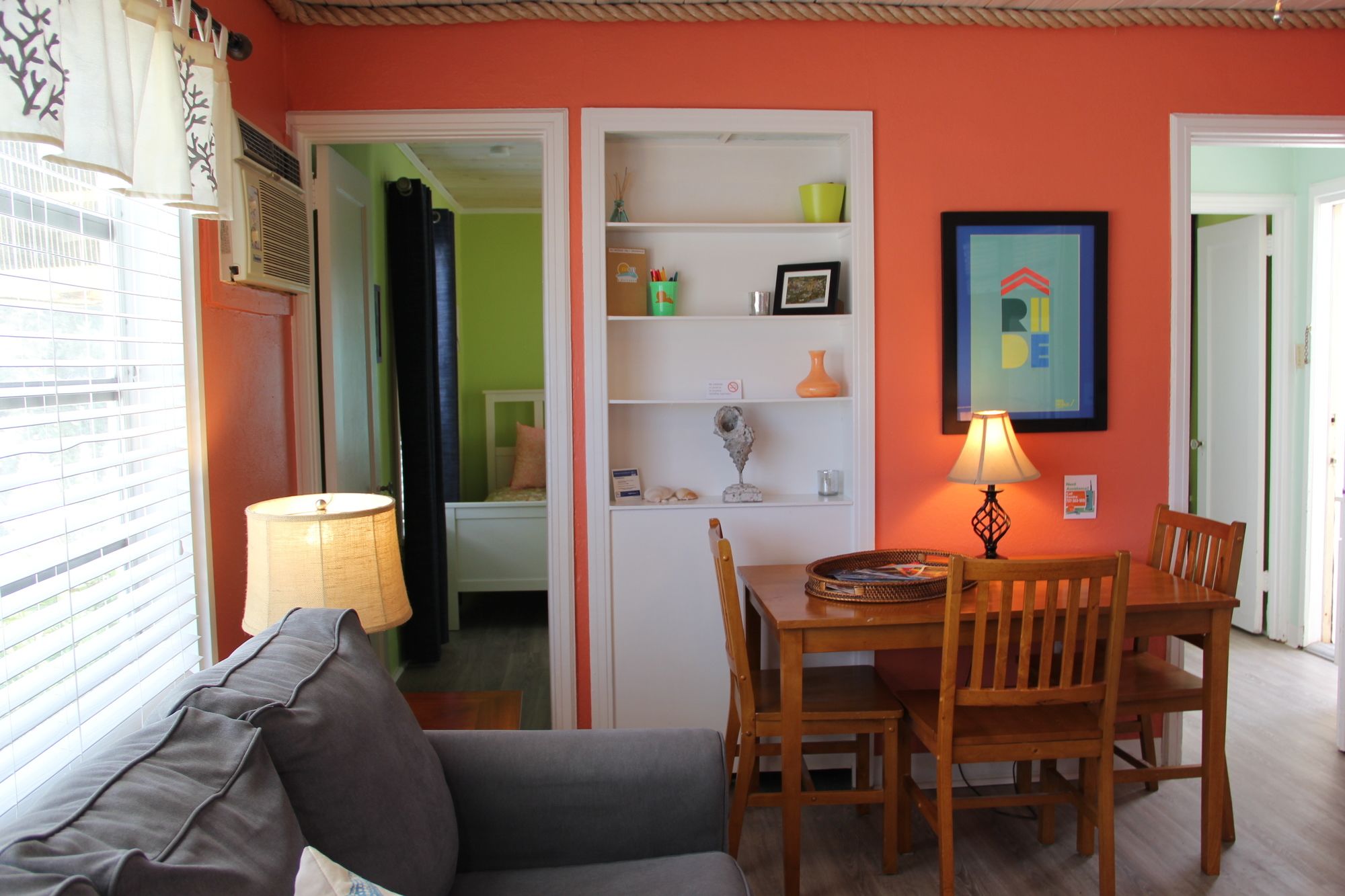 Sunset Inn & Cottages
