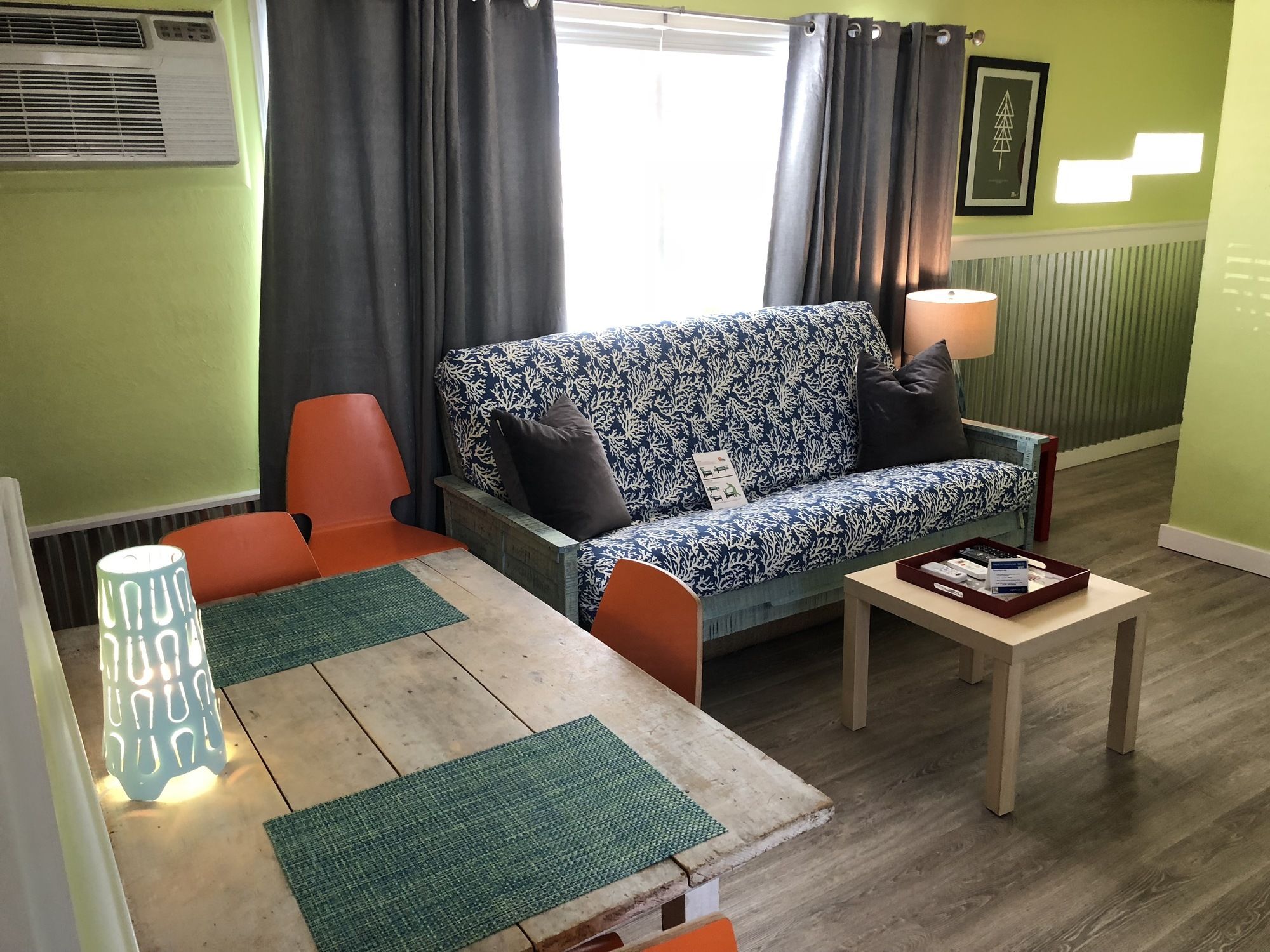 Sunset Inn & Cottages