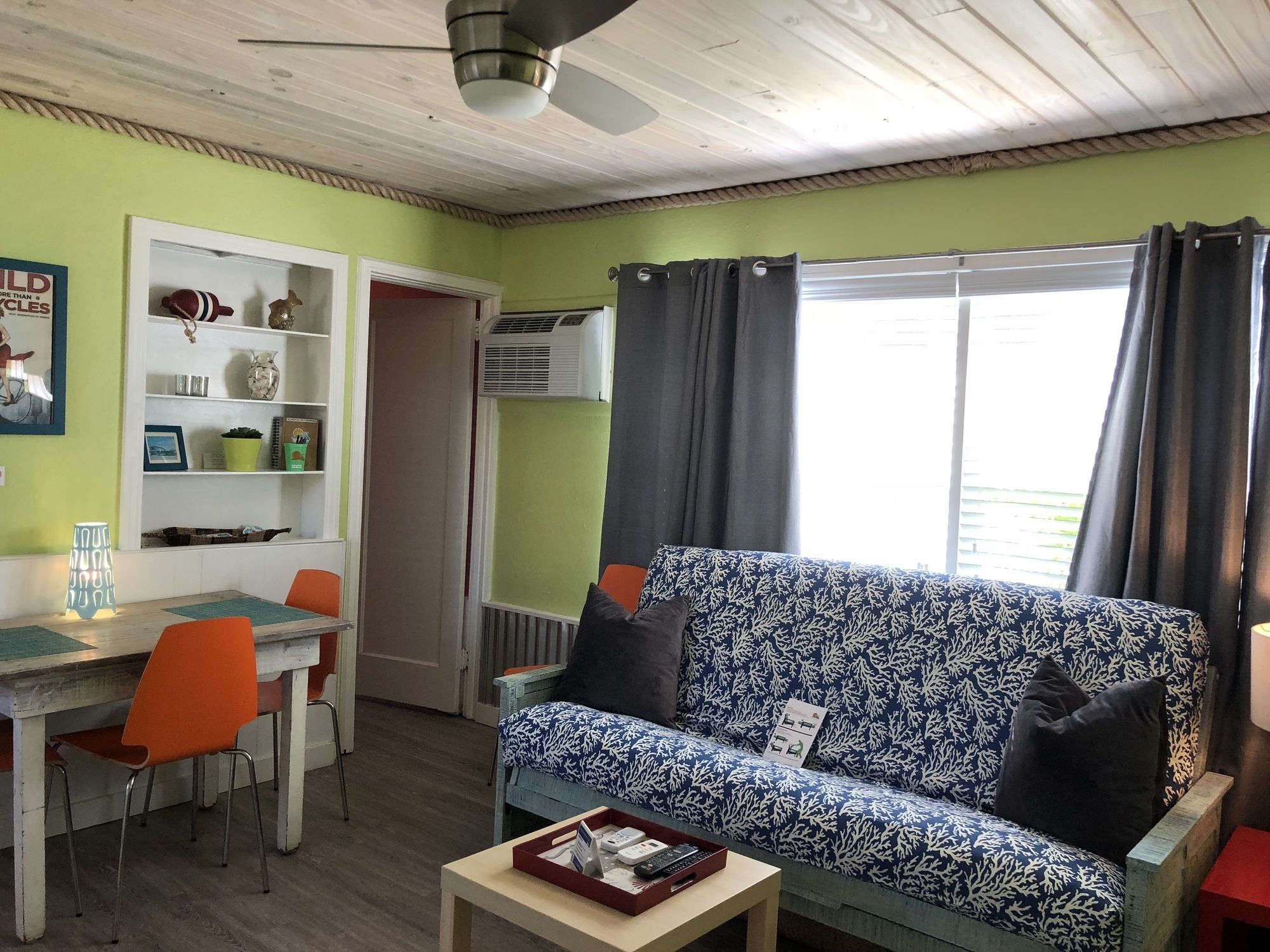 Sunset Inn & Cottages
