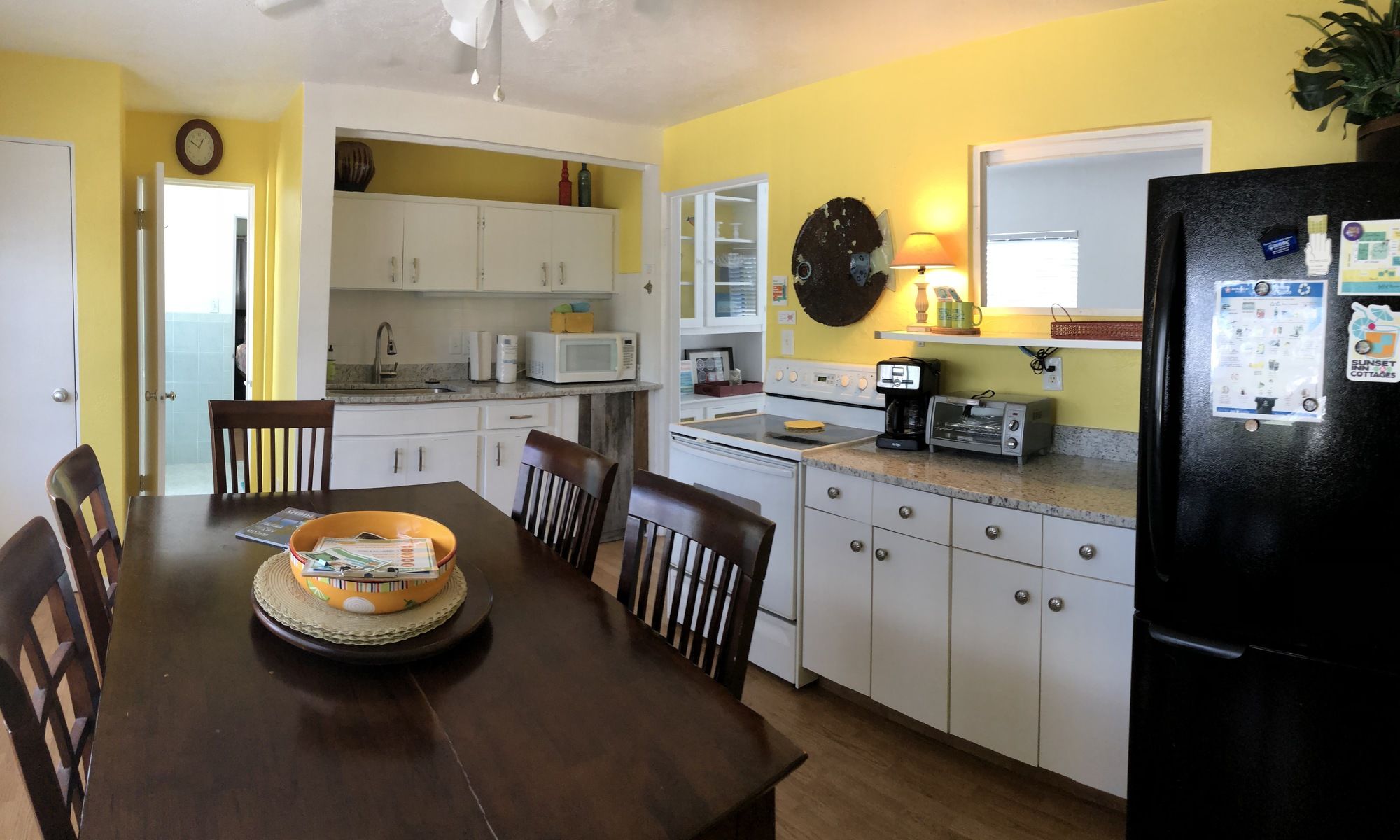 Sunset Inn & Cottages