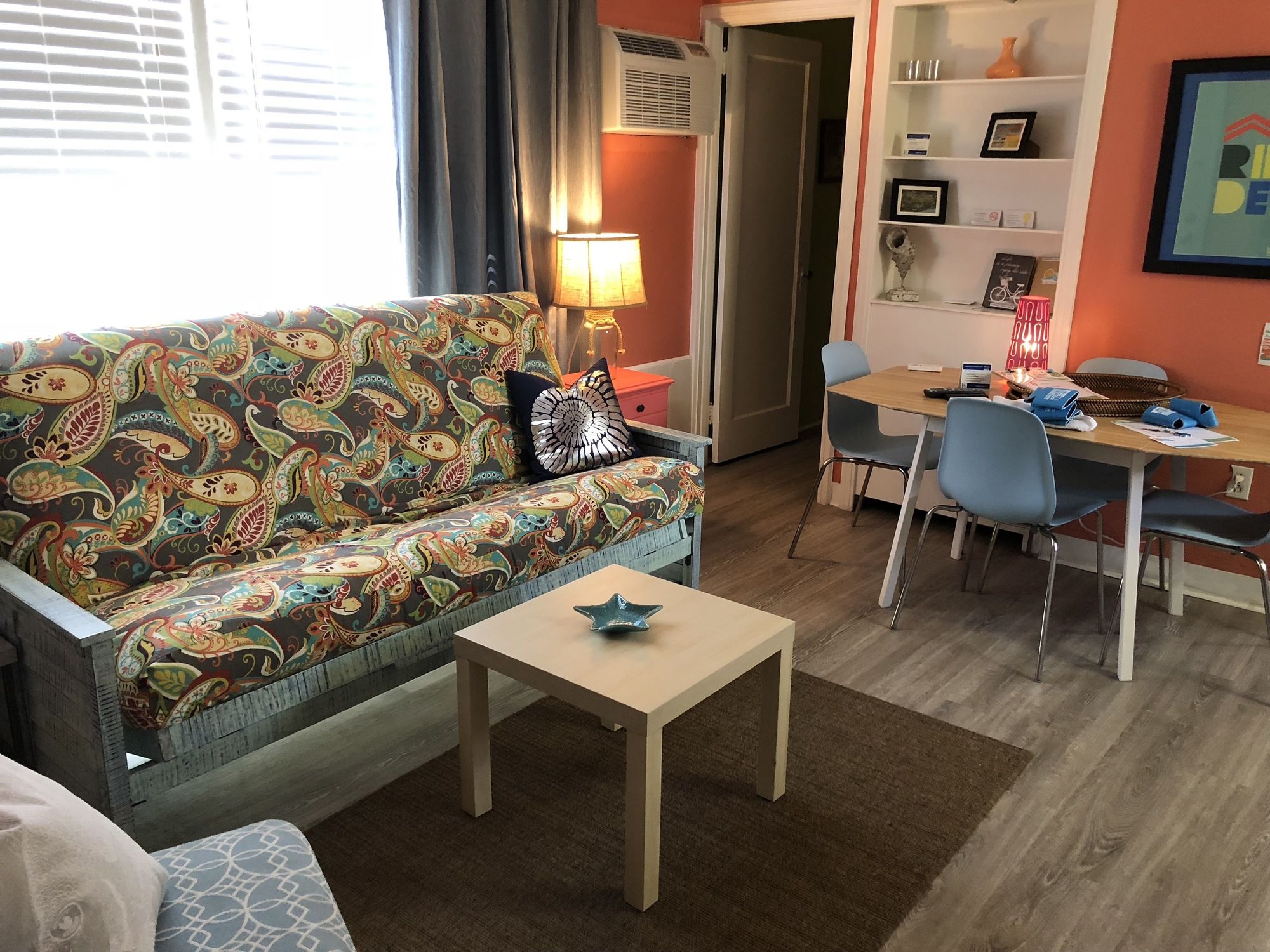 Sunset Inn & Cottages