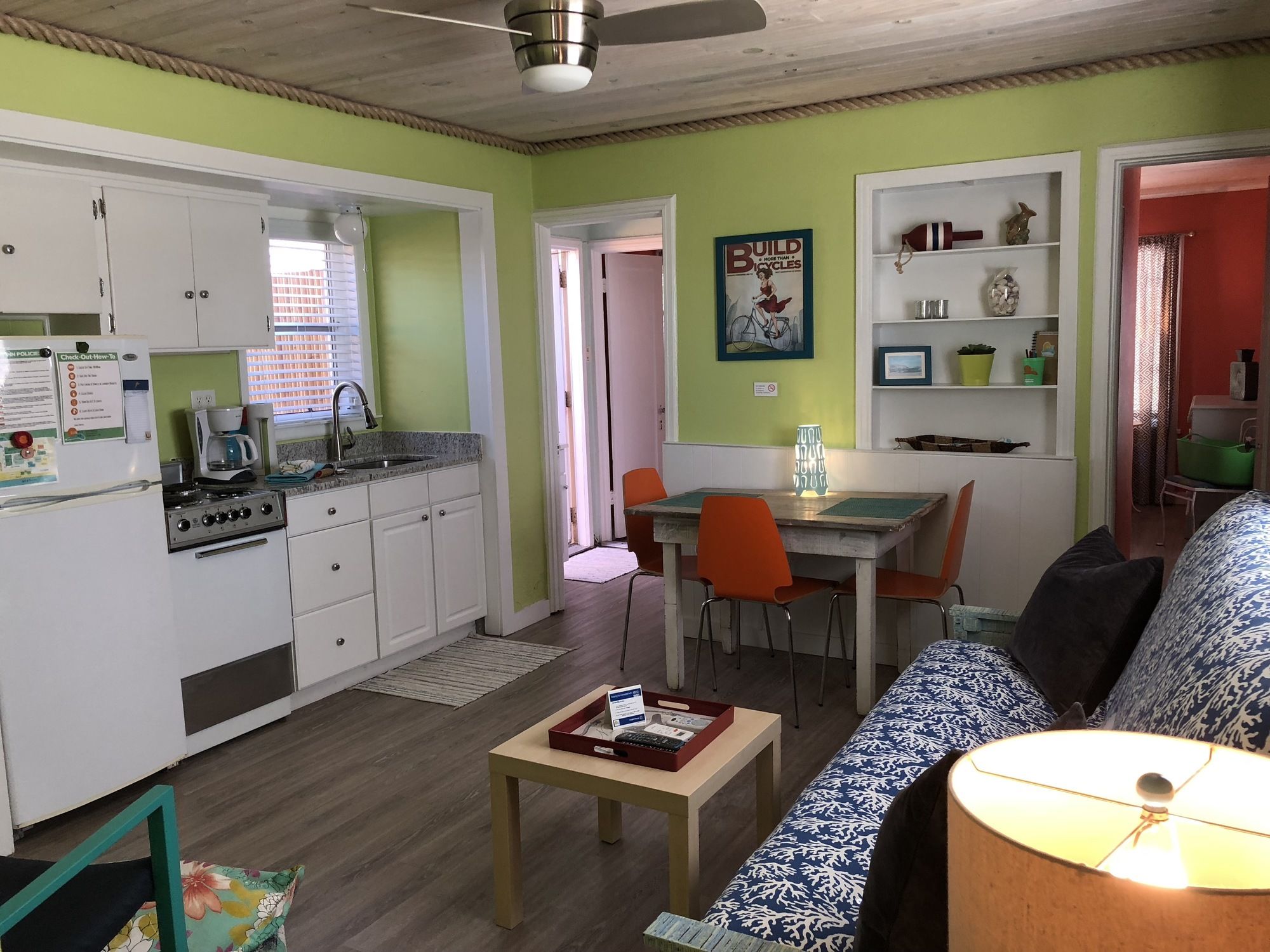 Sunset Inn & Cottages