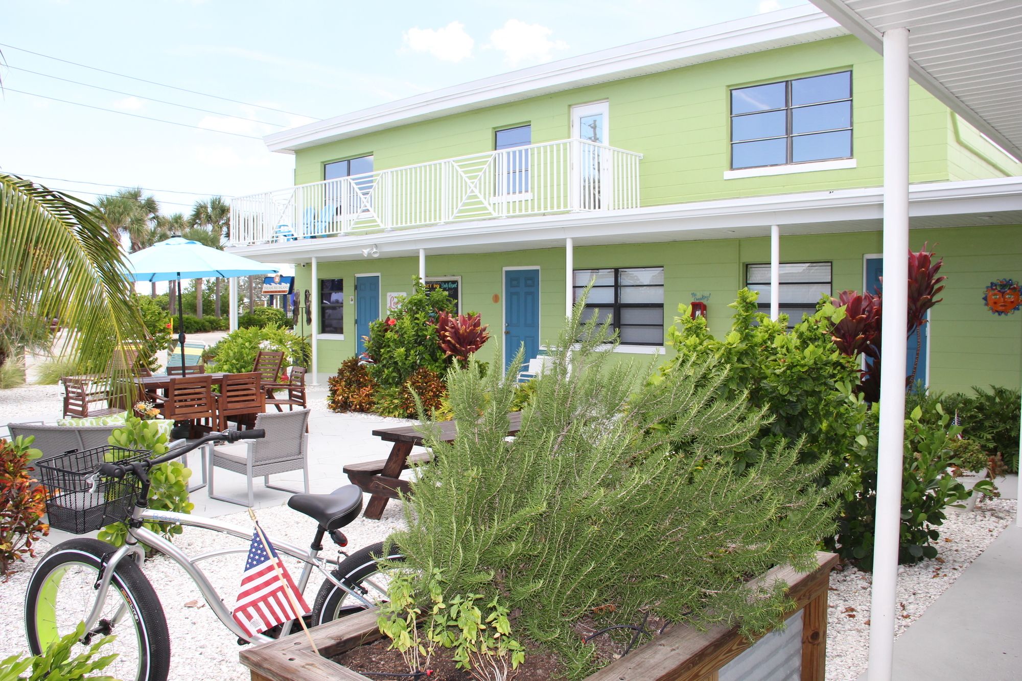 Sunset Inn & Cottages