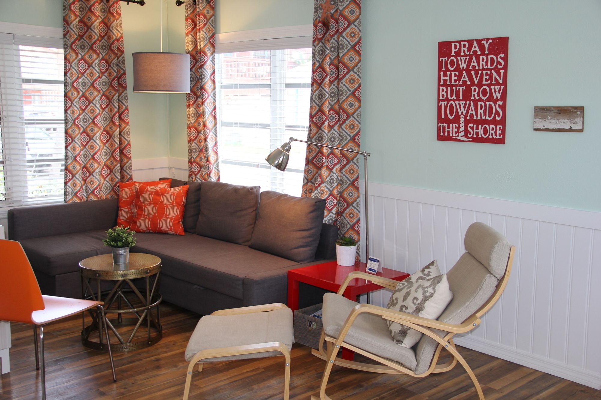 Sunset Inn & Cottages