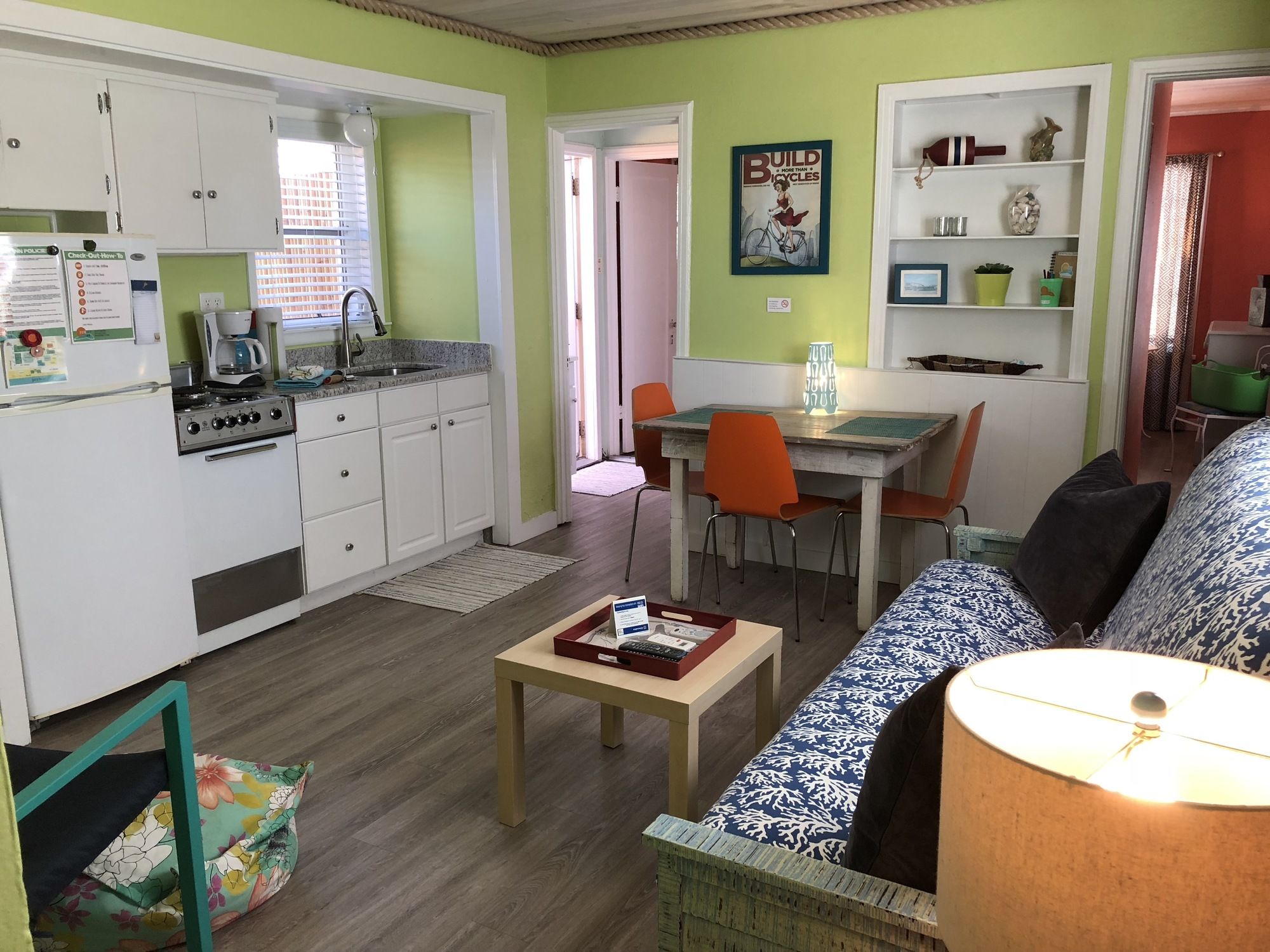 Sunset Inn & Cottages