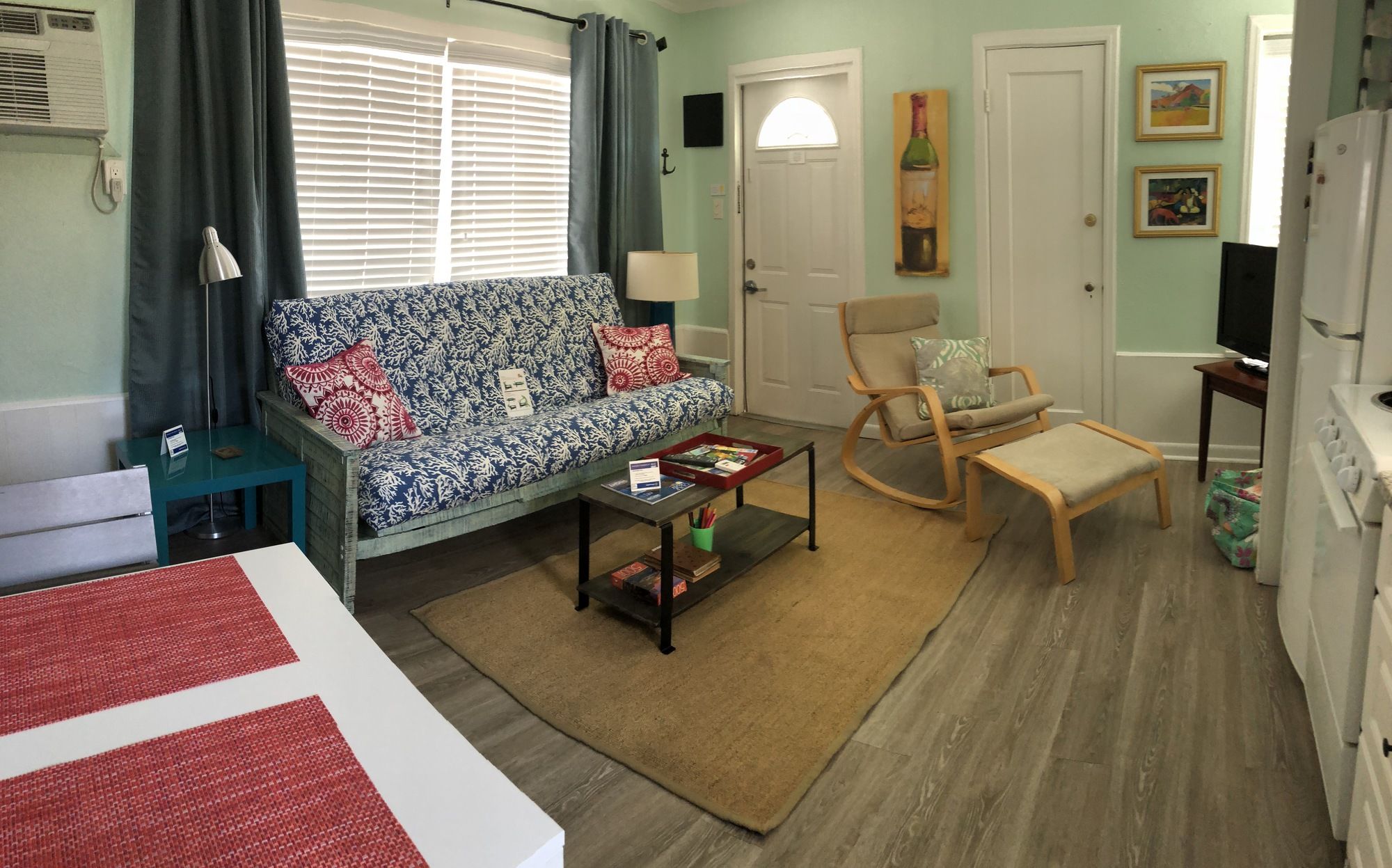 Sunset Inn & Cottages