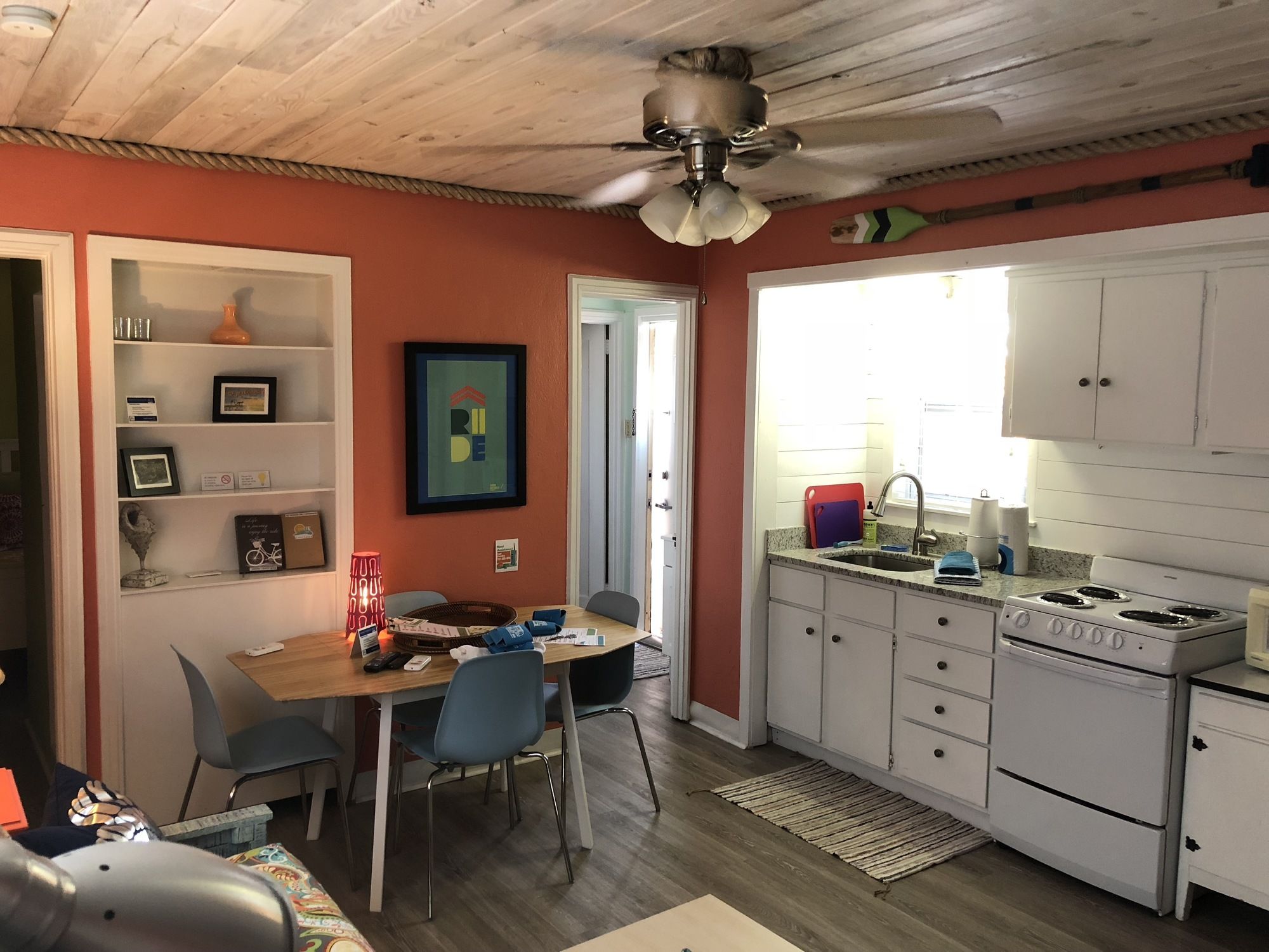 Sunset Inn & Cottages