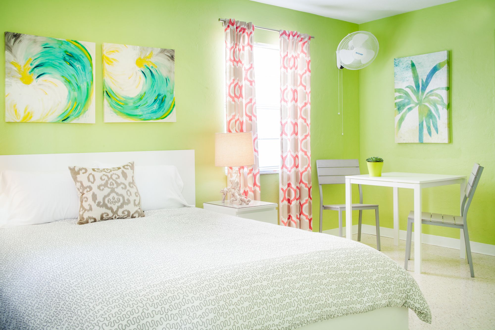 Sunset Inn & Cottages