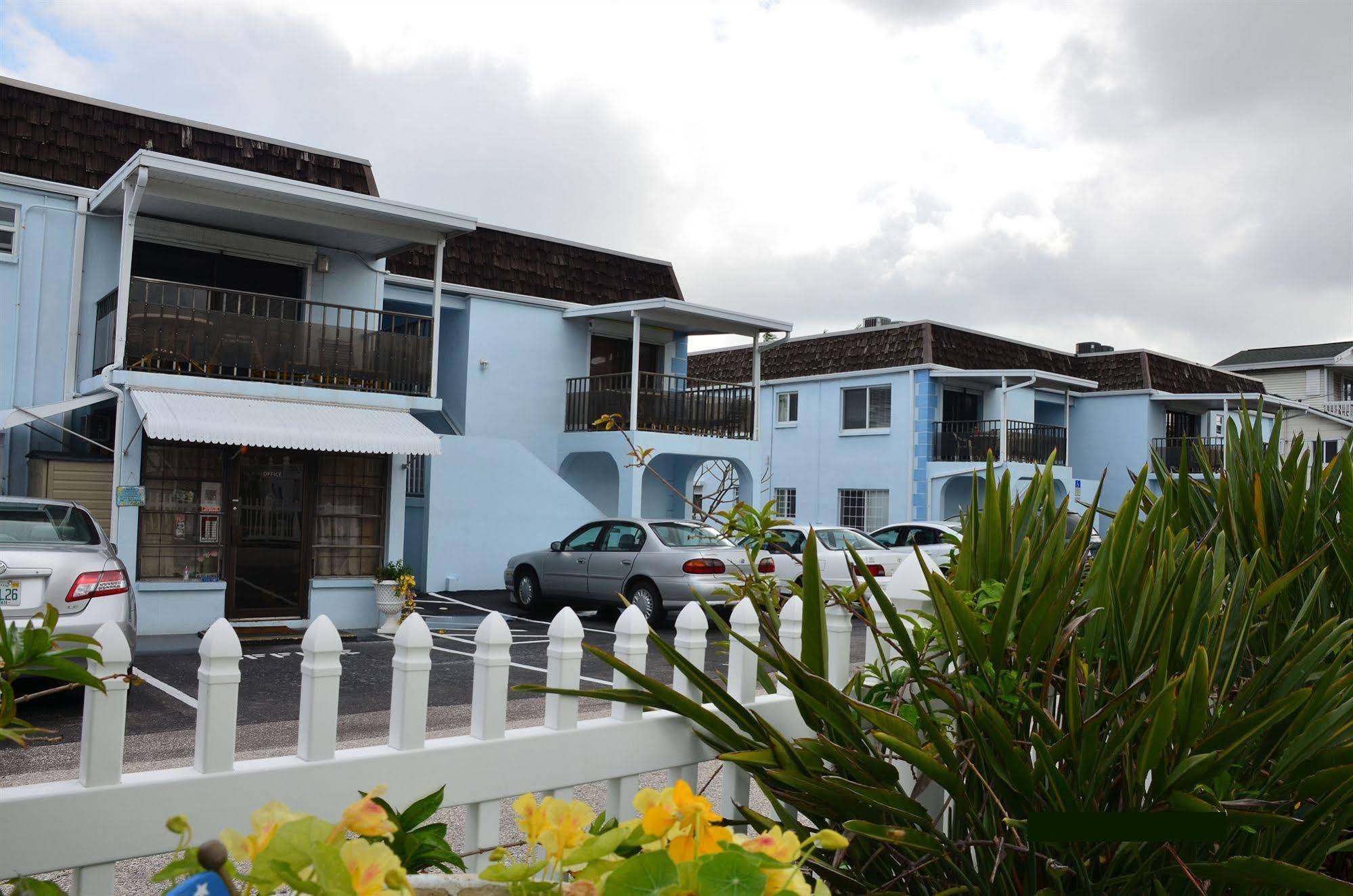 Twins Inn & Apartments