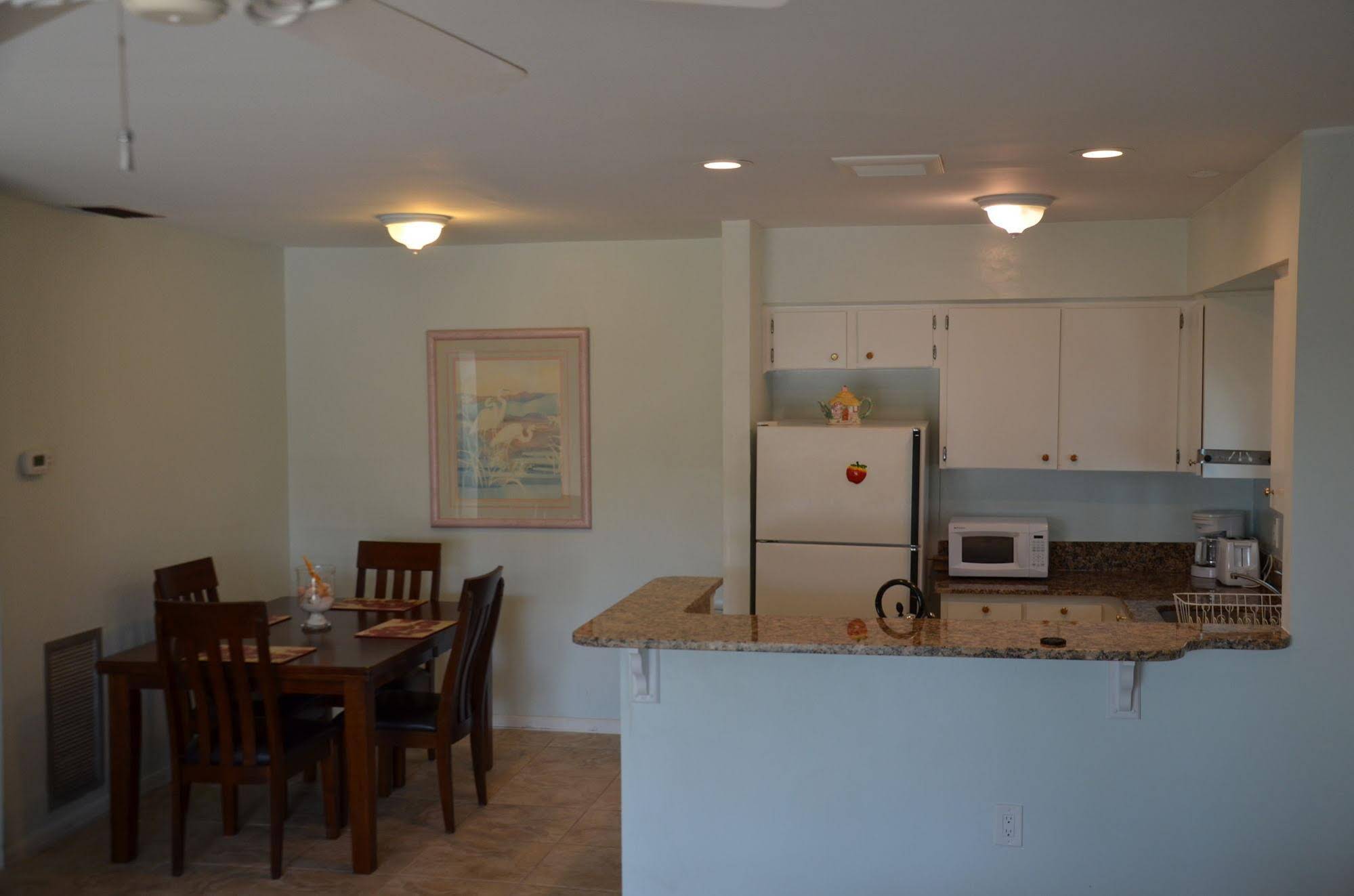 Twins Inn & Apartments