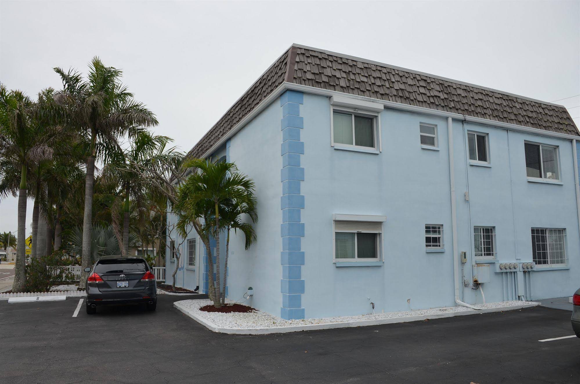 Twins Inn & Apartments