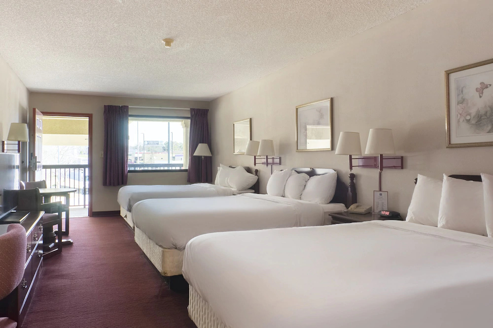 Days Inn by Wyndham Adairsville