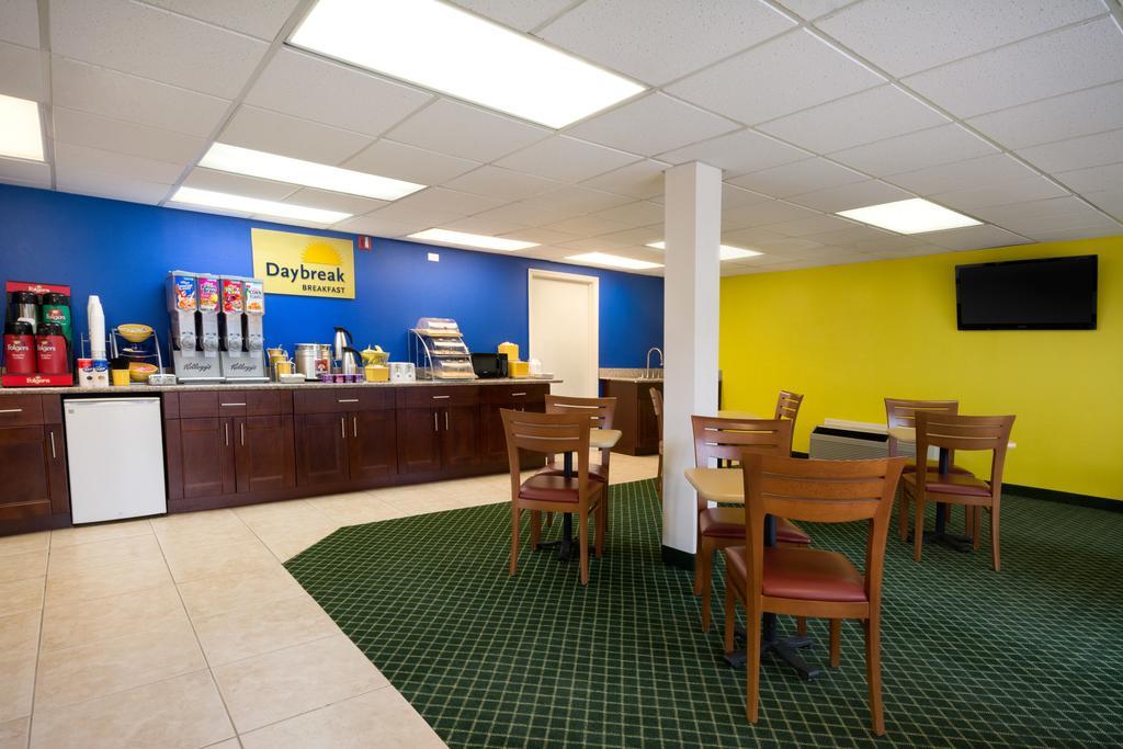 Days Inn by Wyndham Alma