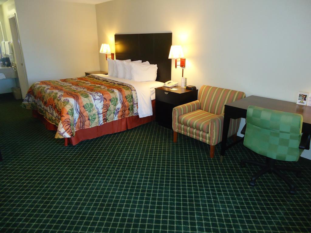 Days Inn by Wyndham Alma