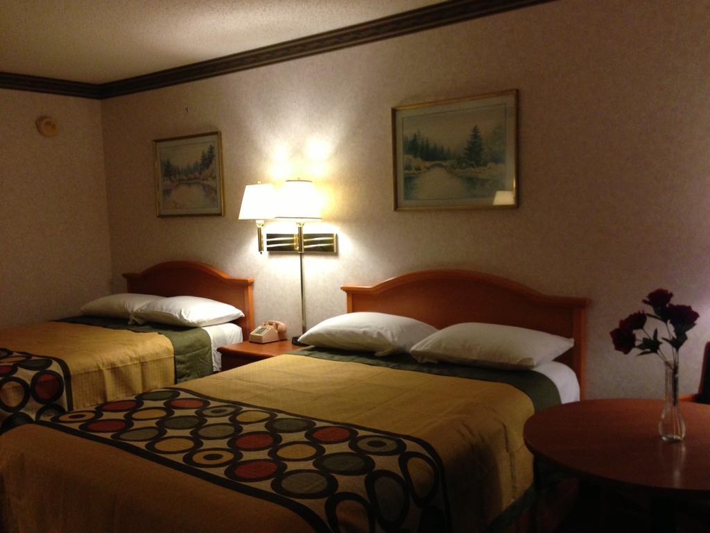 Super 8 by Wyndham Ashburn