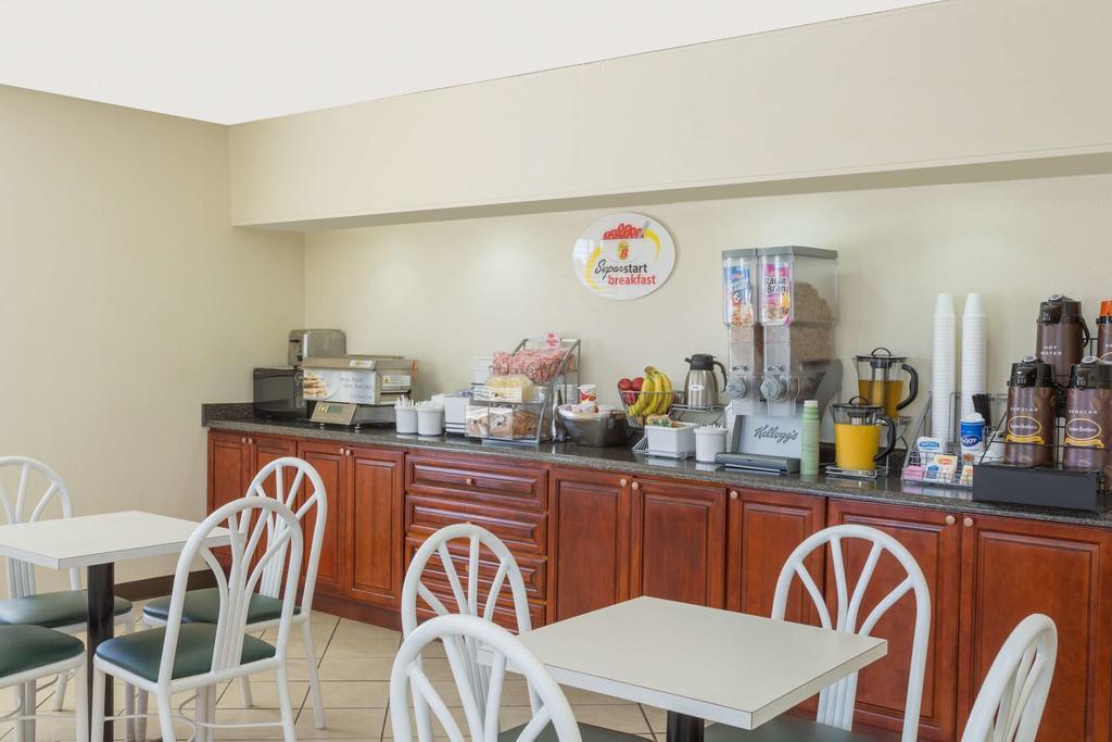 Super 8 by Wyndham Ashburn