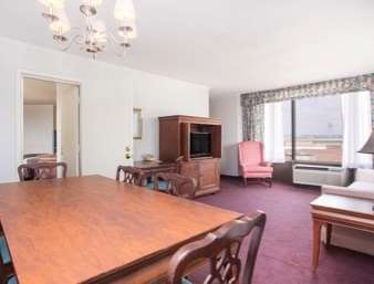 Ramada by Wyndham Augusta Downtown Hotel & Conference Center