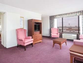 Ramada by Wyndham Augusta Downtown Hotel & Conference Center