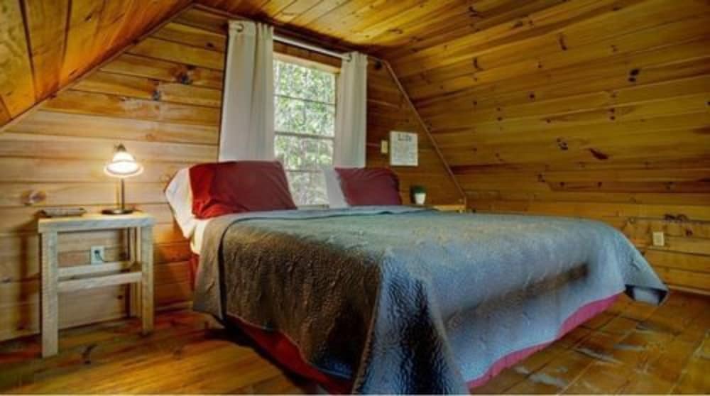 Paradise Cabins, Resort & Spa