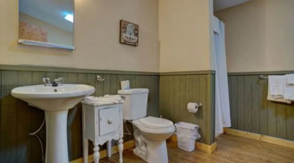 Paradise Cabins, Resort & Spa