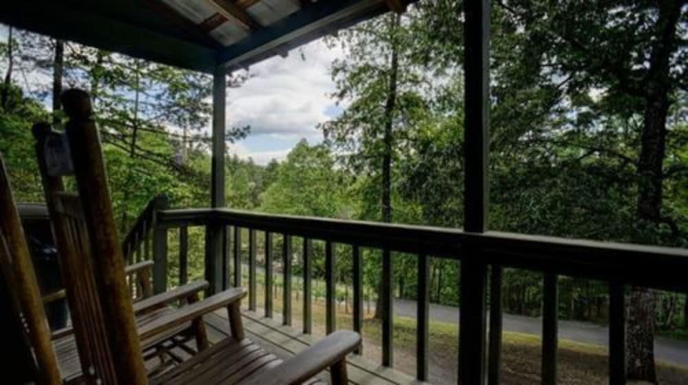 Paradise Cabins, Resort & Spa