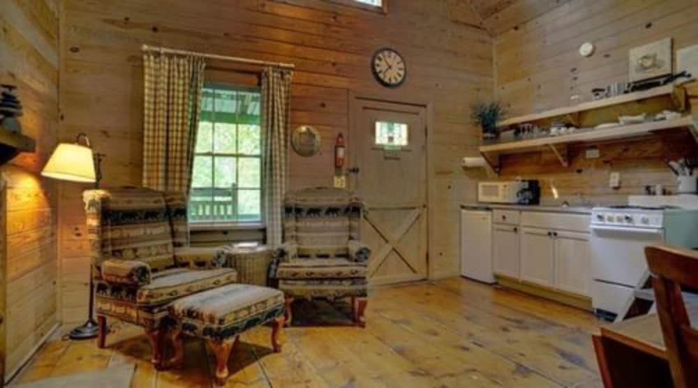 Paradise Cabins, Resort & Spa