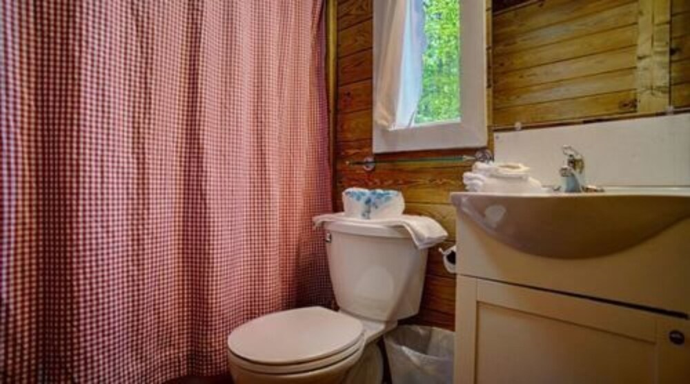 Paradise Cabins, Resort & Spa