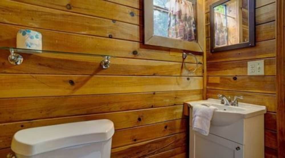 Paradise Cabins, Resort & Spa