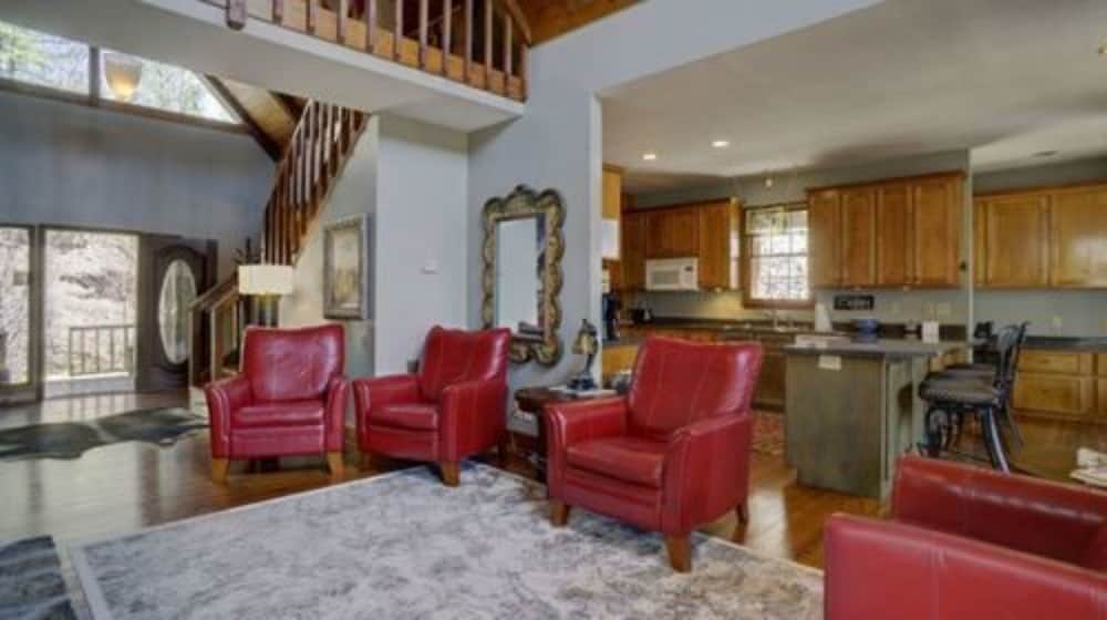 Paradise Cabins, Resort & Spa