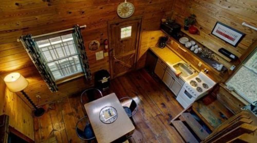 Paradise Cabins, Resort & Spa