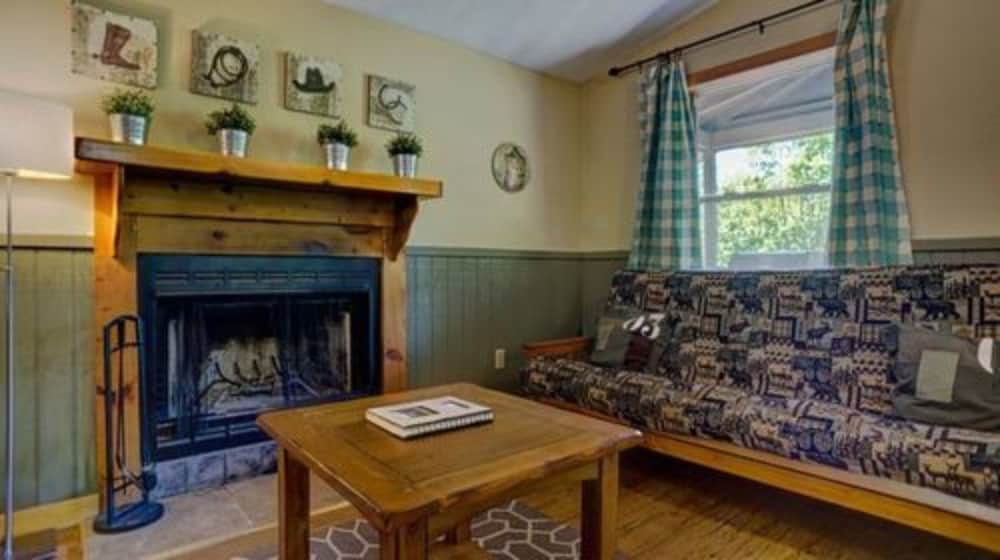 Paradise Cabins, Resort & Spa