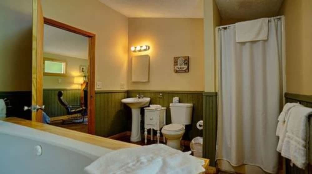 Paradise Cabins, Resort & Spa