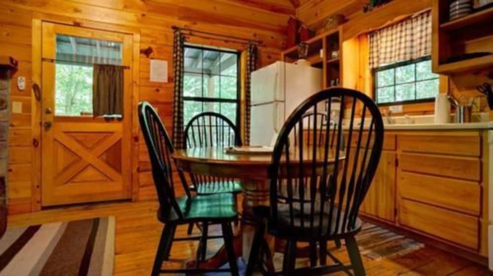 Paradise Cabins, Resort & Spa