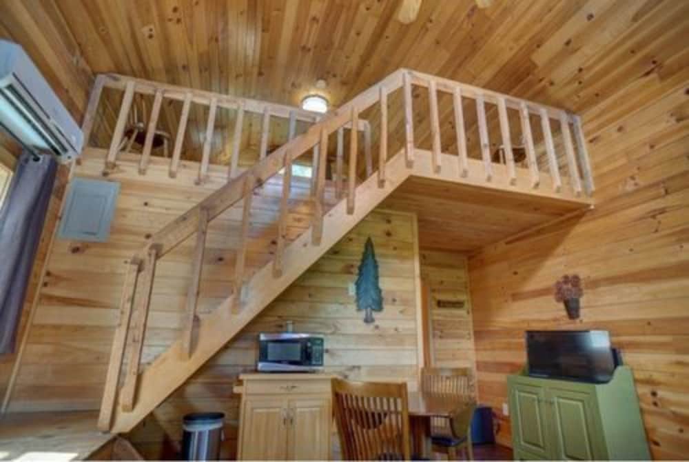 Paradise Cabins, Resort & Spa