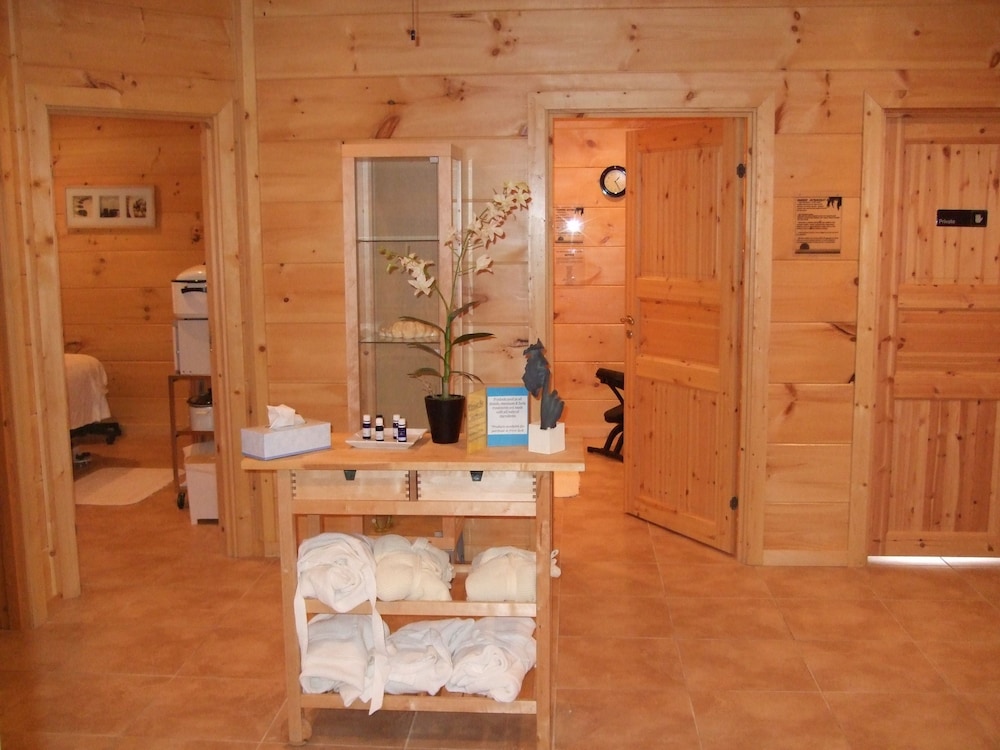 Paradise Cabins, Resort & Spa