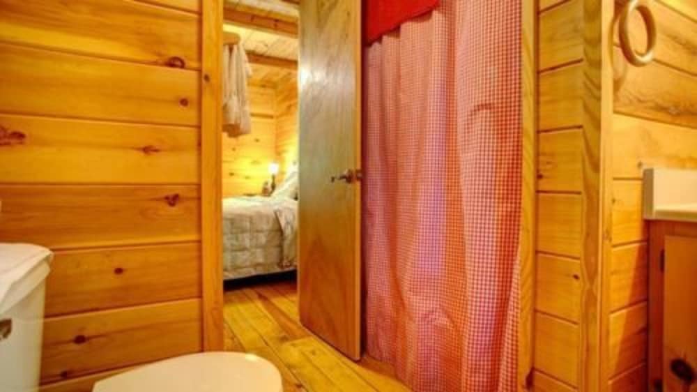 Paradise Cabins, Resort & Spa