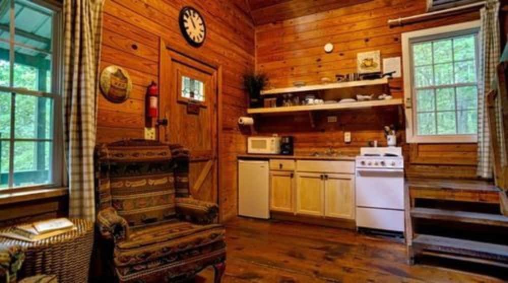 Paradise Cabins, Resort & Spa