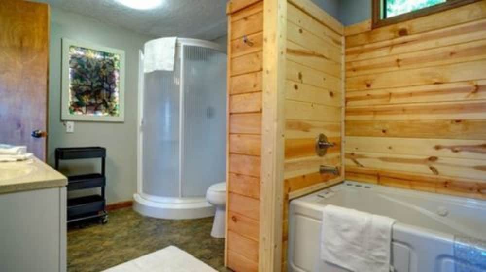 Paradise Cabins, Resort & Spa