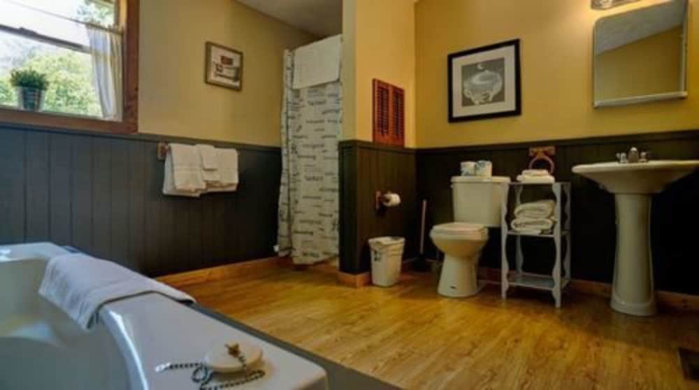 Paradise Cabins, Resort & Spa