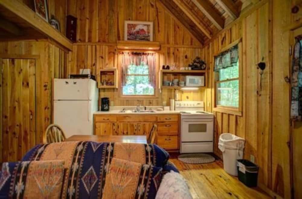 Paradise Cabins, Resort & Spa