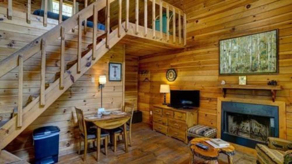 Paradise Cabins, Resort & Spa