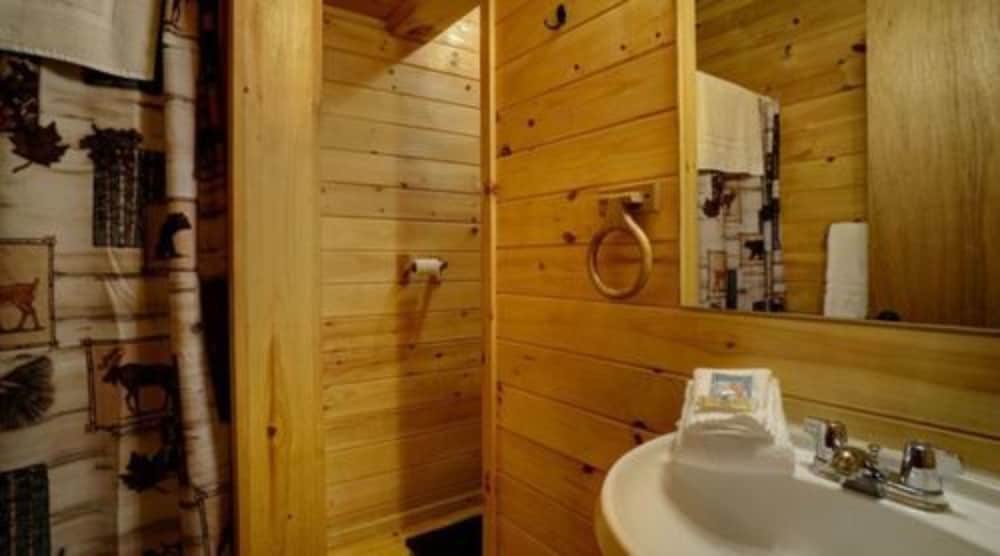 Paradise Cabins, Resort & Spa