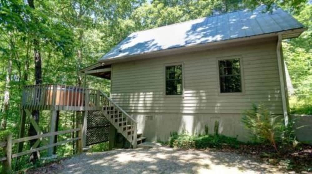 Paradise Cabins, Resort & Spa