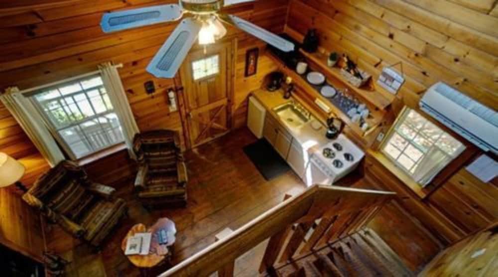 Paradise Cabins, Resort & Spa