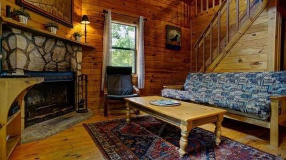 Paradise Cabins, Resort & Spa