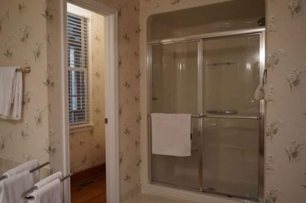 Paradise Cabins, Resort & Spa