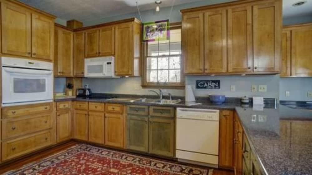 Paradise Cabins, Resort & Spa