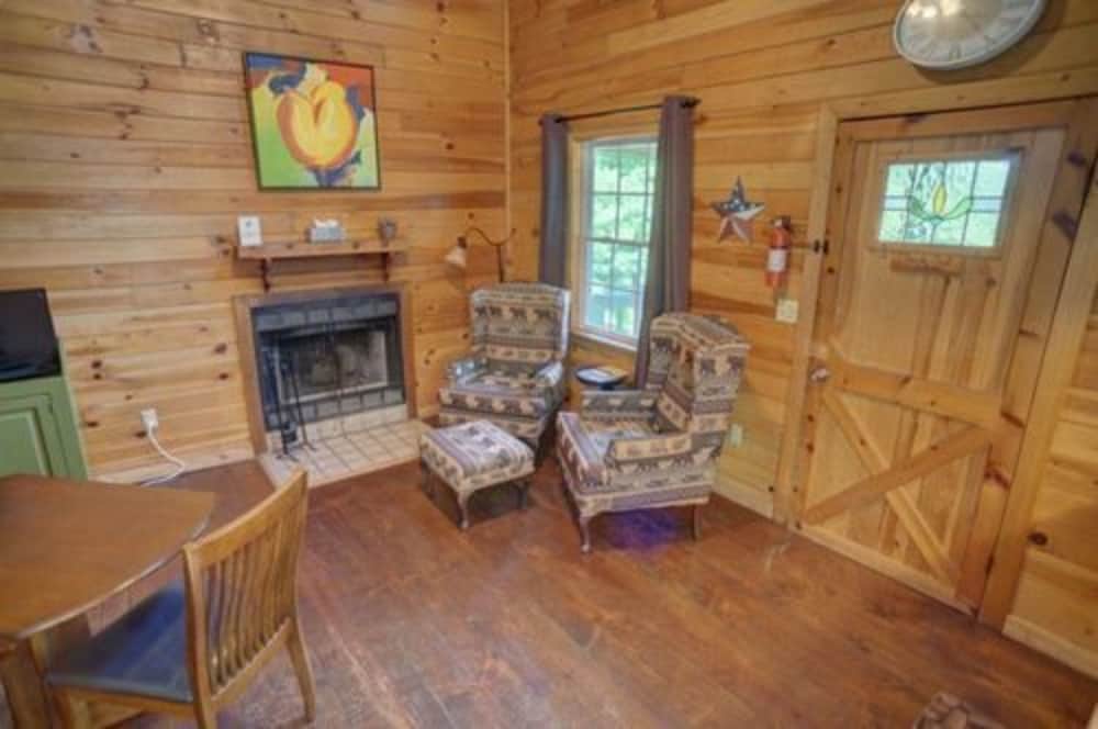 Paradise Cabins, Resort & Spa